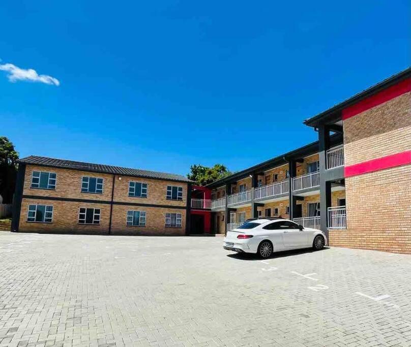 Trendy, Comfortable 1 Bedroom Apartments In Mthatha Dış mekan fotoğraf