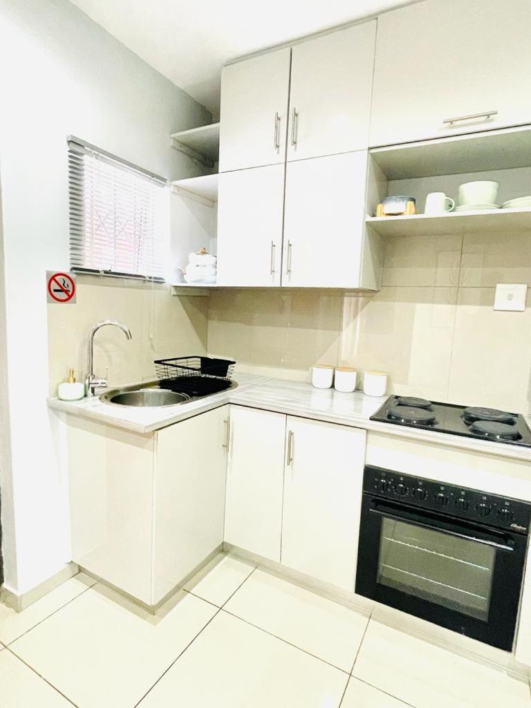 Trendy, Comfortable 1 Bedroom Apartments In Mthatha Dış mekan fotoğraf